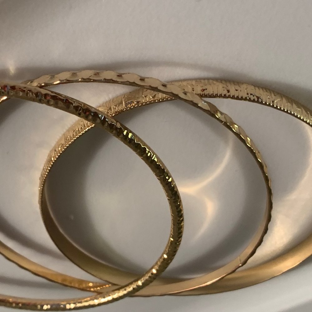 Bangle yellow gold tone 14k classic regular size wrist